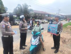 Ops Zebra Kapuas 2025: IPDA Aldo Ingatkan Bahaya Handphone Saat Berkendara