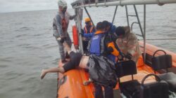 Sat Polairud Polres Ketapang bersama Tim Gabungan Temukan dan Evakuasi Nelayan Hilang di Perairan Muara Ketapang