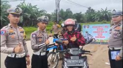 Pemuda Tuna Wicara di Sekadau Dapat Apresiasi Polisi Saat Operasi Zebra Kapuas 2025