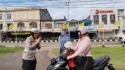 Ops Zebra Kapuas 2025, Polres Ketapang Terus Berikan Teguran dan Edukasi Kepada Pengendara di Jalan Raya
