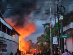 Inilah Peran Perumdam Tirta Melawi dalam Menaklukan Sijago Merah di Nanga Pinoh