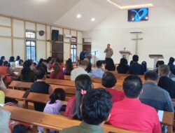 Polsek Sungai Laur Laksanakan Kegiatan Minggu Kasih di Gereja Misi Injili Indonesia Desa Sinar Kuri