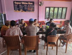 Polsek Manis Mata Laksanakan Kegiatan Jumat Curhat Bersama Tokoh Masyarakat Kecamatan Manis Mata