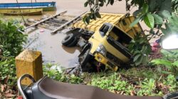 Diduga Rem Blong, Dump Truck Terjun ke Jurang di Penyaladi Sanggau, Pamapta Polres Sanggau Lakukan Penanganan Cepat