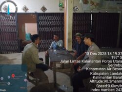 Dekat dengan Masyarakat, Polisi Air Besar Diskusi Keamanan Saat Patroli Malam