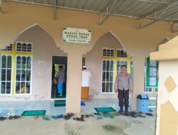Ciptakan Kamtibmas Aman Saat Warga Beribadah, Polsek Kuala Behe Lakukan Pengamanan Ibadah Sholat Jumat