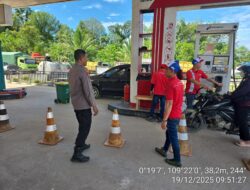 Pastikan Distribusi BBM Lancar, Polsek Mandor Laksanakan Patroli