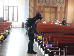 Amankan Misa Natal, Polisi dan Brimob Sterilisasi Sejumlah Gereja di Sekadau