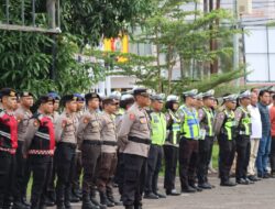 Kapolres Ketapang Pimpin Apel Kesiapan Pengamanan Ibadah dan Perayaan Natal dalam Ops Lilin Kapuas 2025