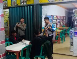 Personel Pos Pam Nataru Sambangi Warga, Sampaikan Pesan Kamtibmas