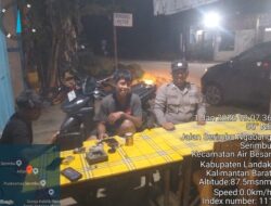 Temui Warga Dalam Patroli malam, Polisi Berikan Himbauan Keamanan