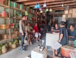 Pastikan Situasi Tetap Kondusif, Aipda Iwan Hernanda Sambangi Warga di Mempawah Hulu