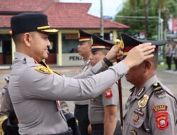 Kapolres Ketapang Pimpin Upacara Kenaikan Pangkat 66 Personel dan 1 ASN Polri