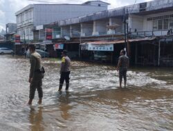Polsek Delta Pawan Bersama BPBD Lakukan Pengecekan Ketinggian Debit Air Antisipasi Bencana Banjir
