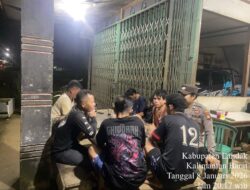 Dekat dengan Masyarakat, Patroli Malam Polisi Sampaikan Pesan Kamtibmas