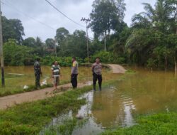 Debit Sungai Sekadau Meningkat di Desa Mungguk, Polisi Imbau Warga Tetap Waspada