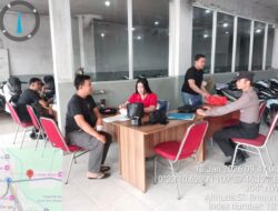 Menjalin Kerjasama Dan Keakraban Dengan Masyarakat, Personil Polsek Ngabang Lewat Patroli Dialogis