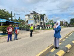 Satlantas Polres Sekadau Amankan Aksi Galang Dana Pelajar SMA Keling Kumang