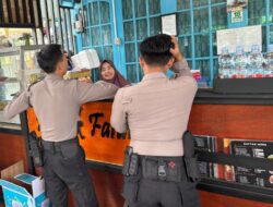 Keliling Kota, Polisi Sekadau Sosialisasikan 110 Polri ke Warga