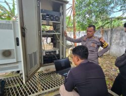 Polres Sekadau Lakukan Pemeliharaan Perangkat Komunikasi di Polsek Belitang