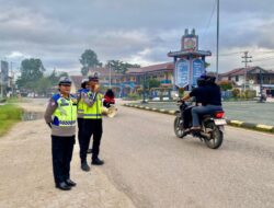 Tekan Risiko Kecelakaan, Satlantas Polres Sekadau Edukasi Pengguna Jalan
