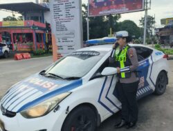 Unit Kamsel Sat Lantas Polres Sintang Gelar Penyuluhan Keliling di Sejumlah Titik Rawan Lalu Lintas