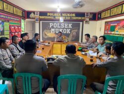 Anev Perdana Kapolsek Mukok: Tegaskan Disiplin, Ketahanan Pangan, dan Soliditas Personel