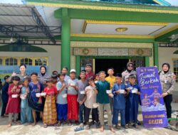 Kasat Lantas Polres Ketapang Pimpin Polwan Laksanakan Baksos Jum’at Berkah di Masjid Al-Falah
