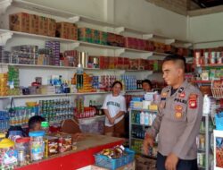 Humanis dan Preventif, Kanit Binmas Polsek Sebangki Beri Himbauan Kamtibmas kepada Pemilik Toko