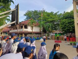 Pentingnya Etika Berlalu Lintas, Pelajar SMPN 1 Sekadau Diberi Edukasi oleh Polisi