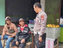 Dengan Penuh Keakraban, Bripka Albasit Titipkan Pesan Kamtibmas kepada Warga Desa Karangan