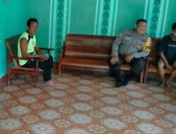 Suasana Penuh Keakraban, Bhabinkamtibmas Polsek Sebangki Silaturahmi ke Rumah Warga