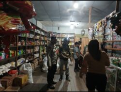 Polisi Laksanakan Patroli Malam, Sasar Penjual Mainan dan Sambangi Toko di Mandor