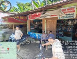 Polisi Menyapa Warga, Patroli Siang Polsek Air Besar Tebar Rasa Aman