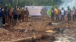 Kapolsek Sebangki Hadiri Penanaman Jagung BUMDes Sungai Segak Dukung Ketahanan Pangan