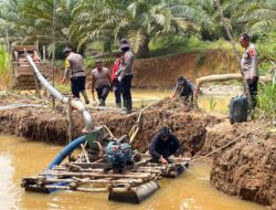 Polsek Sekayam Tertibkan PETI di Sungai Kayan, Enam Mesin Domfeng Dimusnahkan