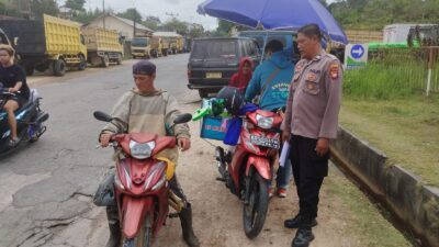 Polisi Menyapa Warga di Jalan, Patroli Siang Jadi Sarana Himbauan Kamtibmas 