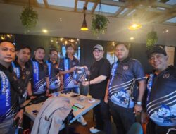 Wartawan Kalbar Serahkan Kaos HPN 2026 di Banten, Sekjen PWI Pusat Apresiasi Dukungan Daerah