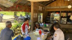 Hangatnya Kebersamaan Polisi dan Warga di Tengah Aktivitas Sehari-hari”