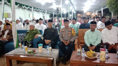 Mewakili Kapolres Ketapang Kasubbag Ren Progar Polres Ketapang Hadiri Tabligh Akbar Lailatul Imtihan ke-11