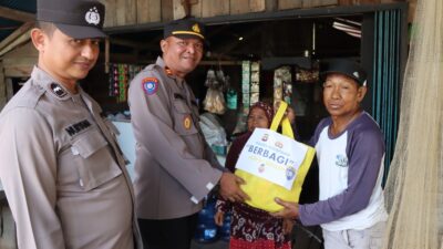 Momen Ramadhan, Satuan Binmas Polres Ketapang Berbagi Kebaikan Dalam Jumat Berkah