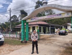 Polsek Ngabang Laksanakan Pengamanan Shalat Jumat di Masjid Baiturrahman Dan Masjid Al-Hidayah