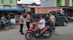 Polsek Mempawah Hulu Berbagi Takjil, Wujud Kepedulian di Bulan Suci Ramadhan