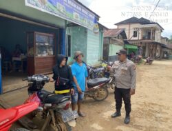 Petugas Piket Patroli Siang, Sapa Warga dan Berikan Imbauan Keselamatan Berlalu Lintas