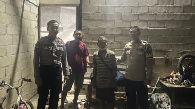 Berkat Laporan ke 110 Polri, Pamapta SPKT Polres Sekadau Sigap Evakuasi Lansia Tersesat