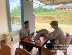 Polisi Sapa Warga Saat Patroli Siang, Bangun Keakraban dan Rasa Aman
