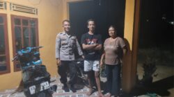 Patroli Malam, Personel Kepolisian Sambangi Warga untuk Jaga Kamtibmas di Wilayah Menjalin
