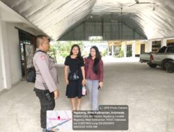 Personil Polsek Ngabang Laksanakan Pengamanan Giat Ibadah Minggu Di Gereja PPIK Timotius