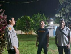 Patroli Malam Polsek Menjalin, Wujud Kepedulian Polri terhadap Kamtibmas di Desa Menjalin