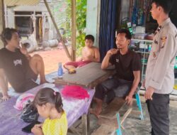 Dengan Senyuman Ramah, Polisi Sapa Warga dan Sampaikan Himbauan Keamanan